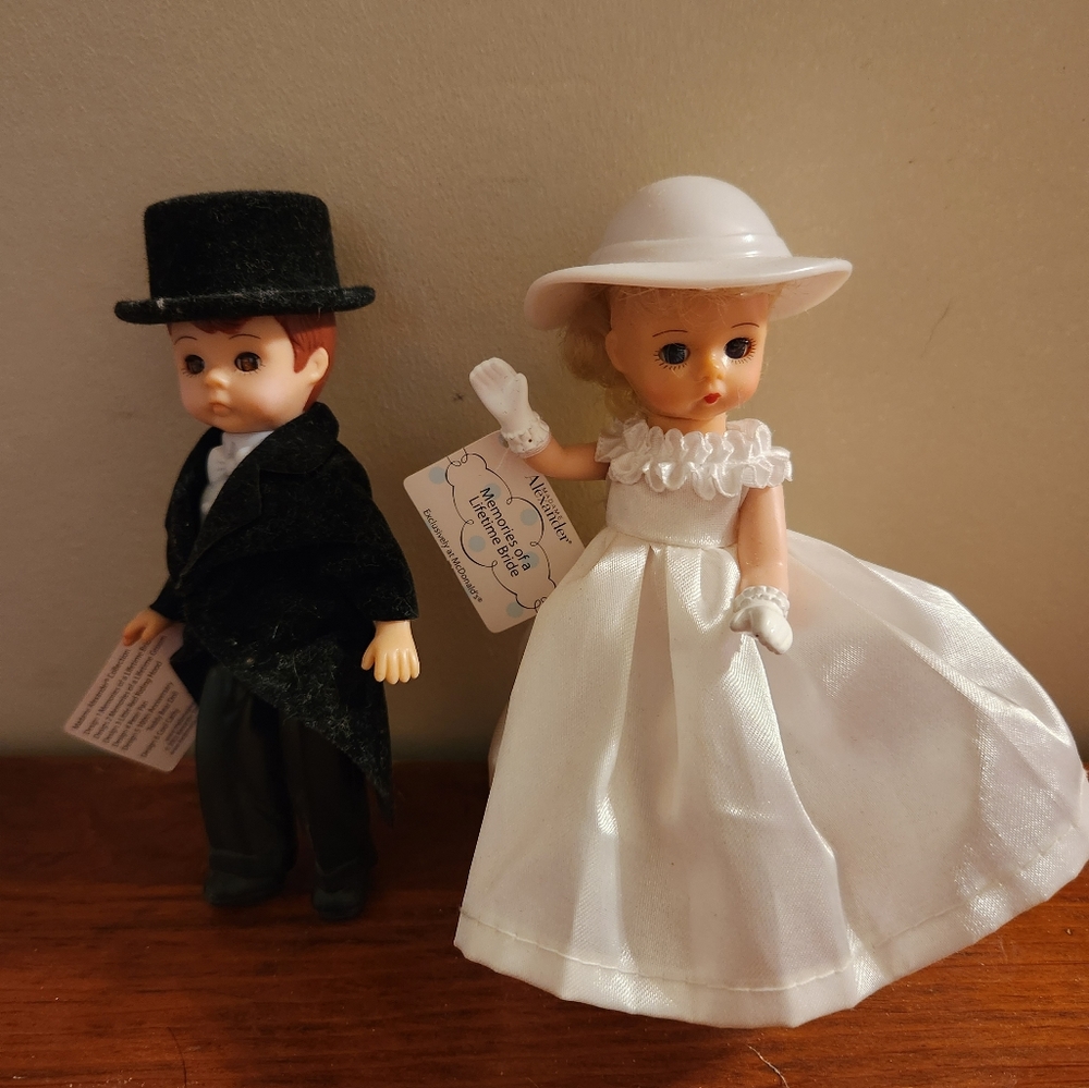 Mcdonalds Madame Alexander Dolls Bride And Groom 2007 series.
